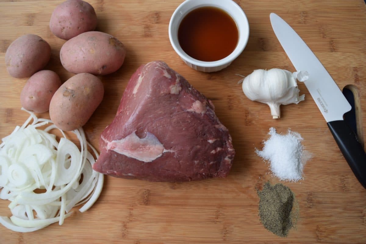 Ingredients needed to make oven baked roast.