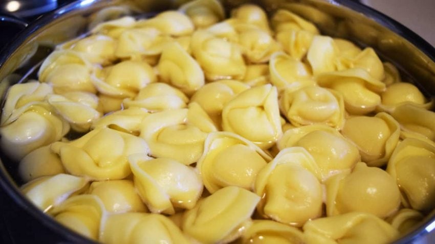 Tortellini Boiling