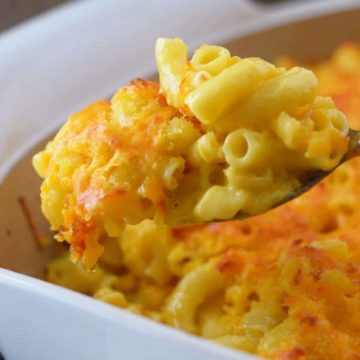 a spoonful of this easy baked macaroni and cheese