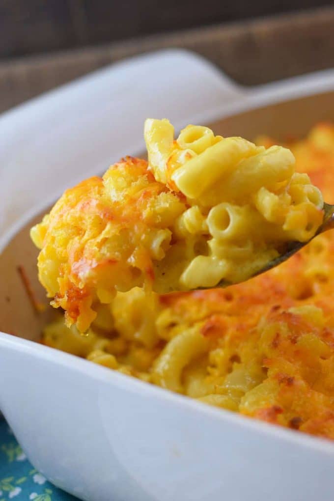 a spoonful of this easy baked macaroni and cheese 