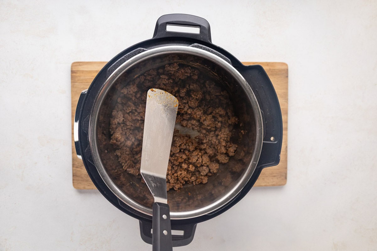 A spatula used to be sure all the bits are scraped off the bottom of the instant pot so tha nothing sticks when cooking