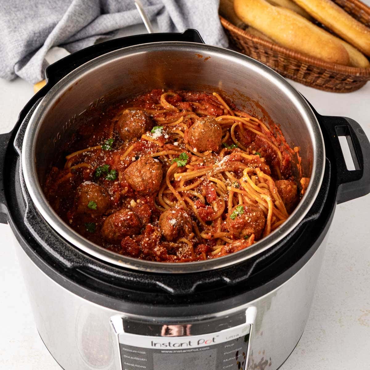 Spaghetti and meatballs in the instant pot.