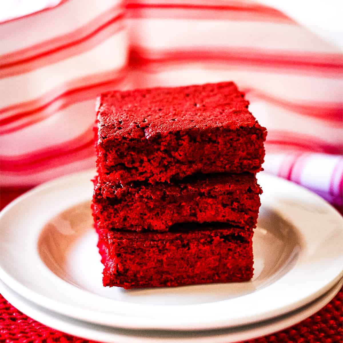 Spis aftensmad typisk bedstemor Red Velvet Brownies Recipe - Soulfully Made