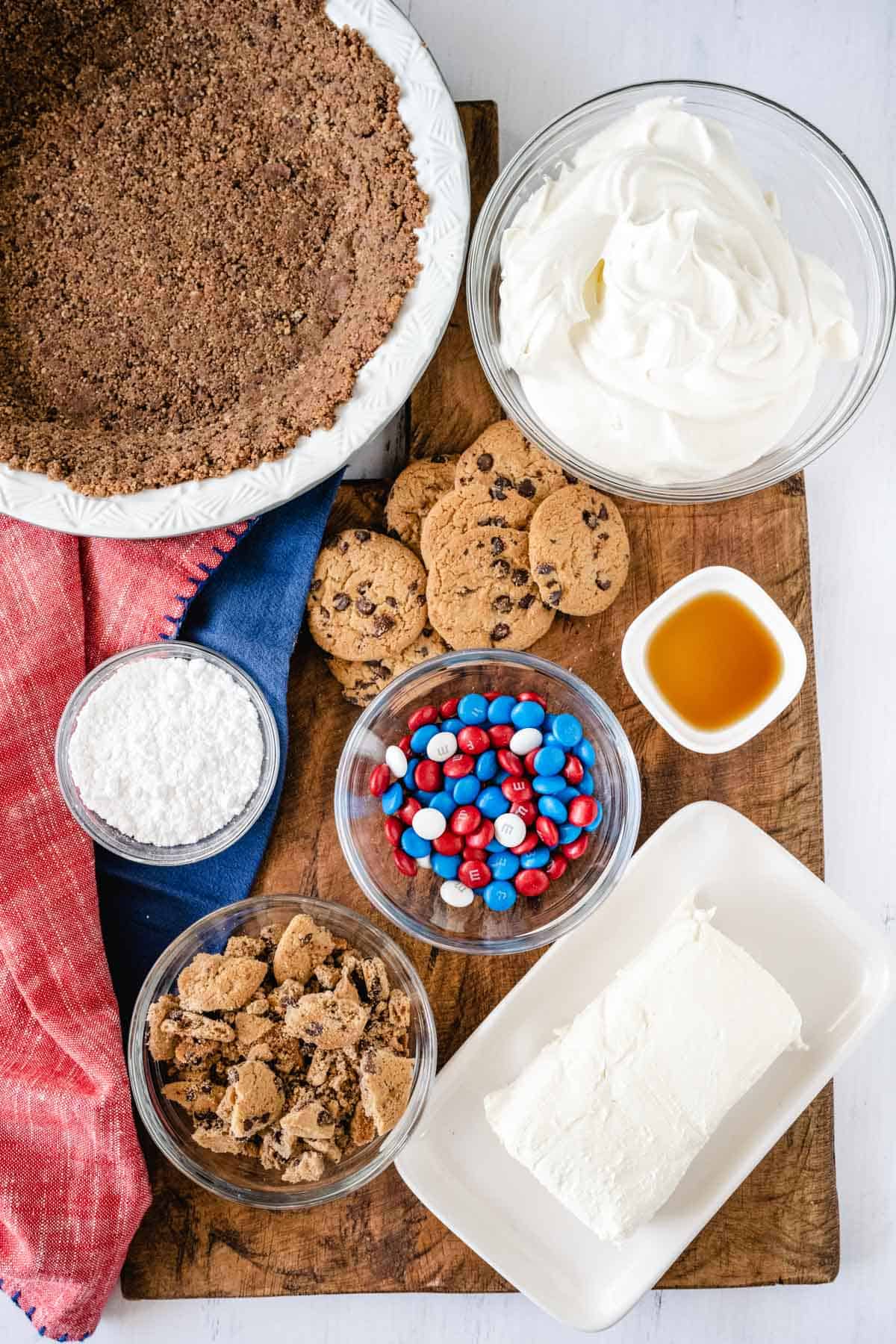 Image of ingredients to make chocolate chip cookie candy cream pie.