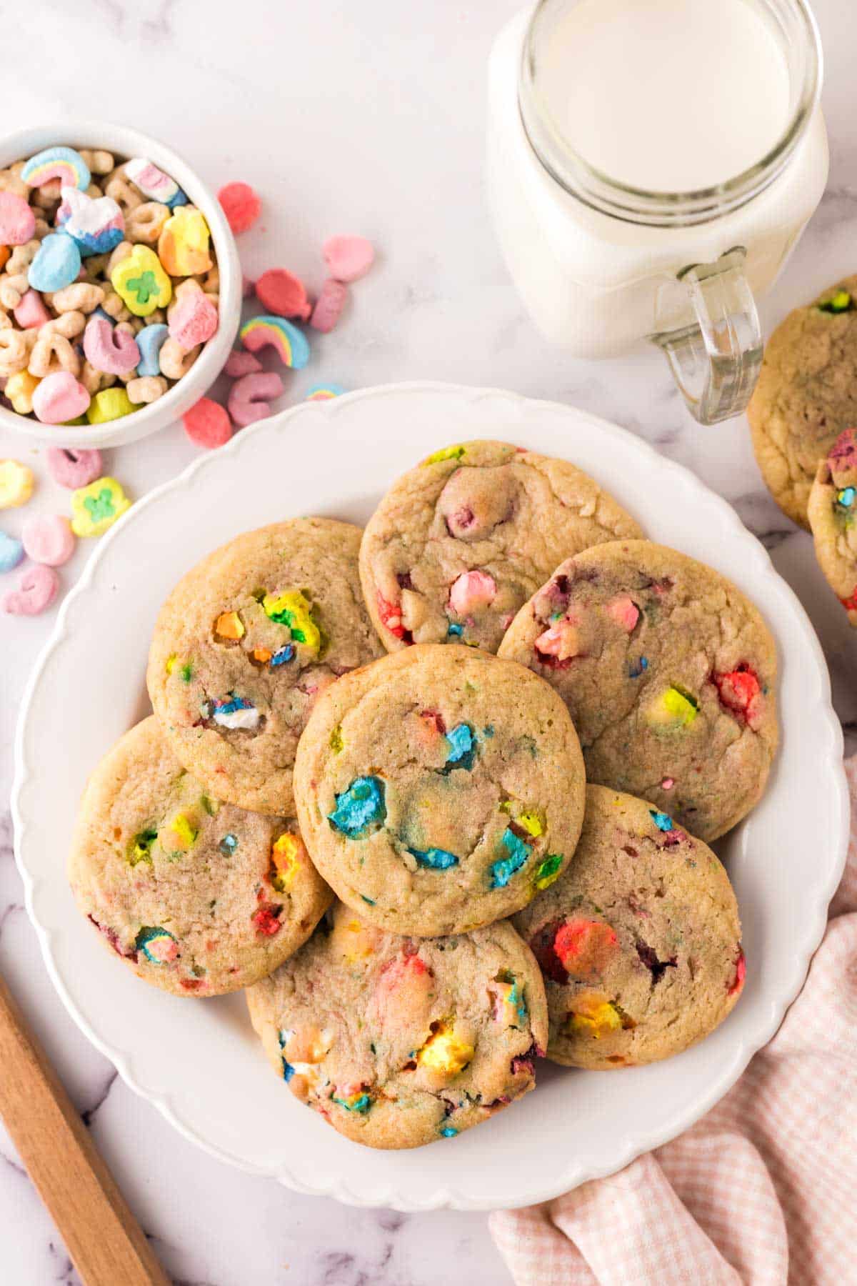 A plate of cookies.